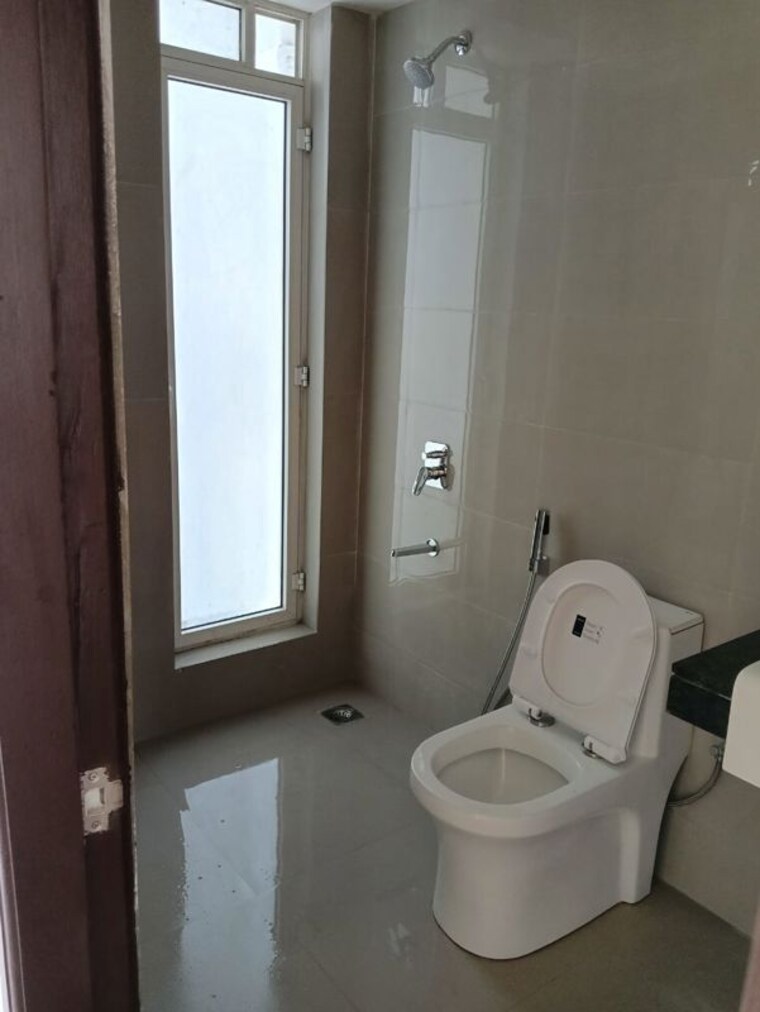Bathroom, one-indiabulls-thane-1 2 Bedroom 800 Sq.Ft. Apartment In Pokhran Road No One Thane 10625024