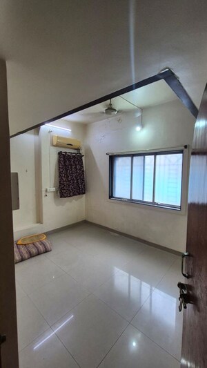 Room in 3 BHK Apartment at Rasta Peth – for Rent