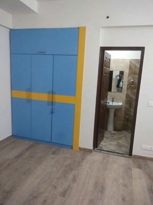 Room in 2 BHK Apartment at Prateek Grand City, Siddharth Vihar – for Rent