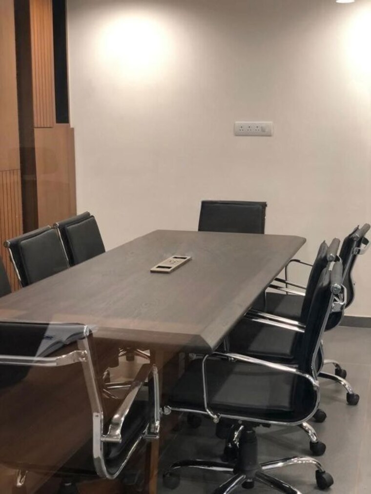 Team Area, race course road Commercial Office Space 2050 Sq.Ft. In Race Course Road Indore 10625077