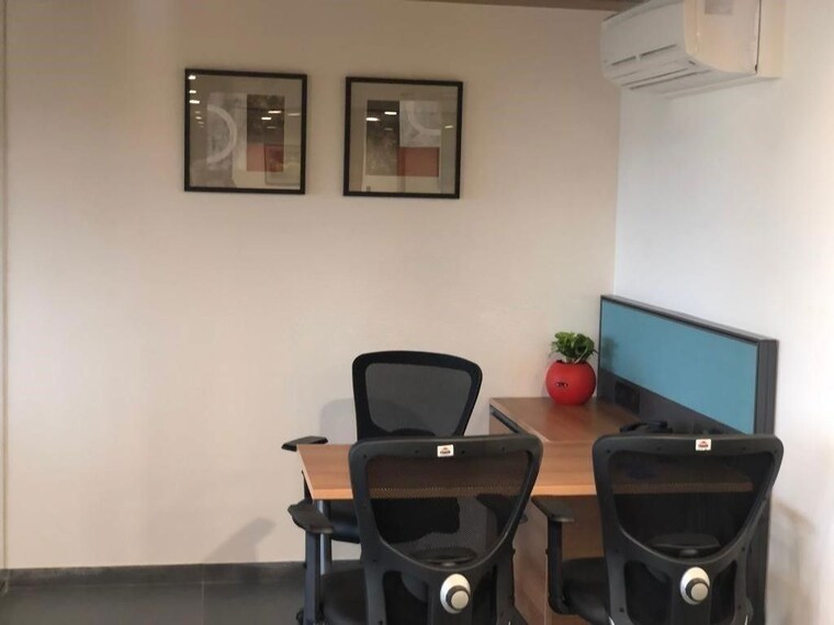 Team Area, race course road Commercial Office Space 2050 Sq.Ft. In Race Course Road Indore 10625077