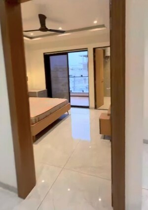 Room in 1 BHK Apartment at Visi Sunrise Heights, Chembur – for Sale