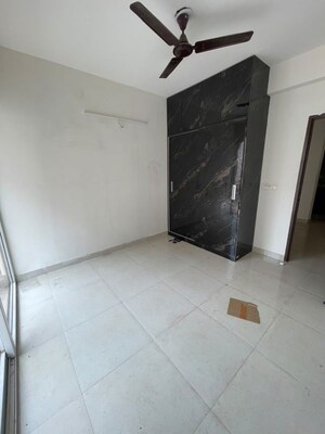 Room in 2 BHK Apartment at Signature Global Proxima Phase 2, Sector 89 – for Rent