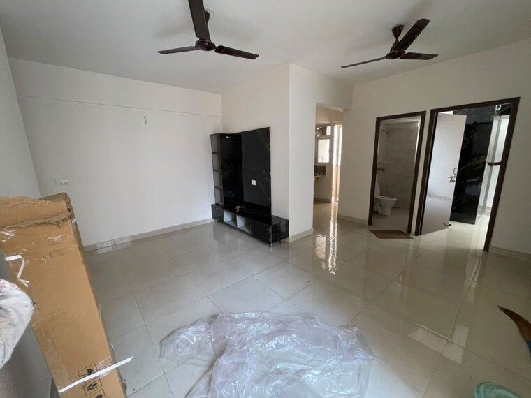 Room, signature-global-proxima-phase-2 2 Bedroom 588 Sq.Ft. Apartment In Sector 89 Gurgaon 10625108
