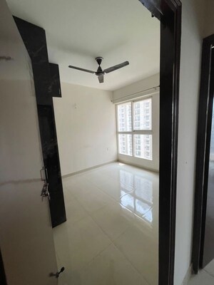 Bathroom in 2 BHK Apartment at Signature Global Proxima Phase 2, Sector 89 – for Rent