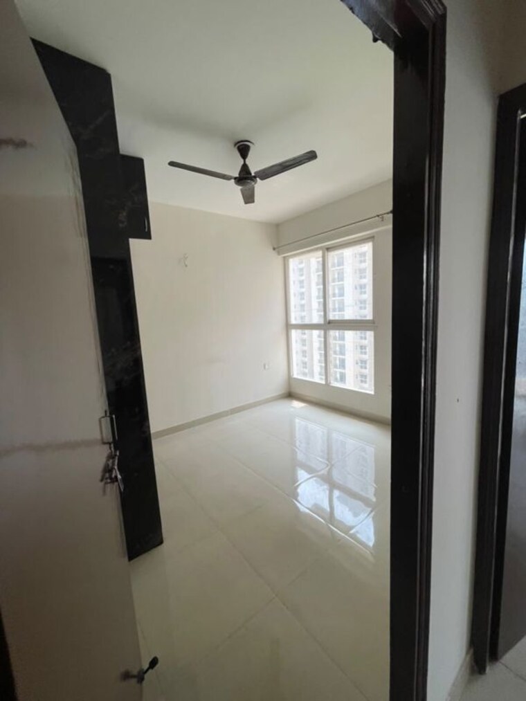 Bathroom, signature-global-proxima-phase-2 2 Bedroom 588 Sq.Ft. Apartment In Sector 89 Gurgaon 10625108