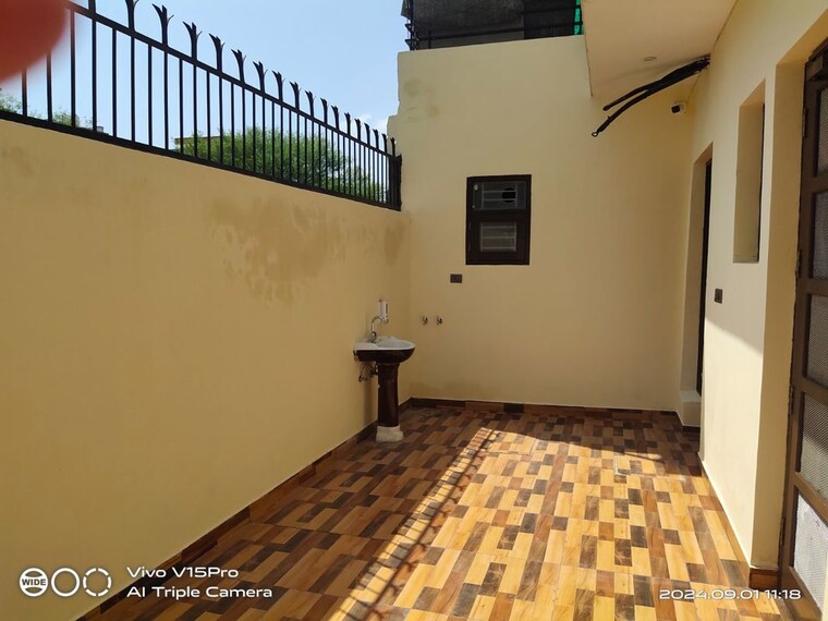 Balcony, aerocity 3 Bedroom 1800 Sq.Ft. Independent House In Aerocity Mohali 10625143