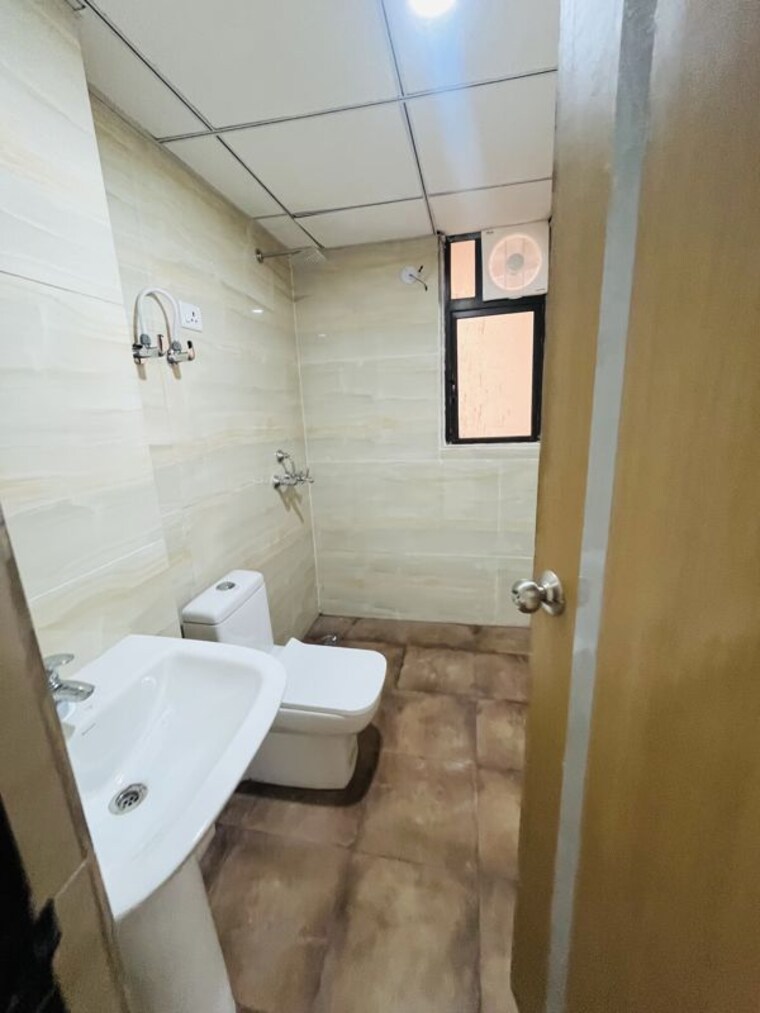 Bathroom, kw-srishti 2.5 Bedroom 1310 Sq.Ft. Apartment In Raj Nagar Extension Ghaziabad 10625160