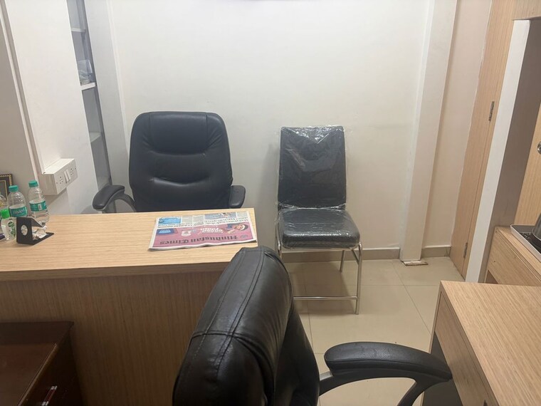 Team Area, rustomjee-eaze-zone-mall Commercial Office Space 100 Sq.Ft. In Malad West Mumbai 10625172