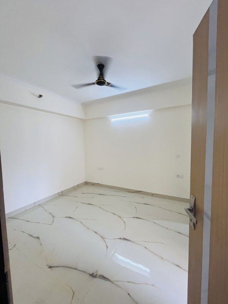 Bathroom, svp-gulmohur-garden 2 Bedroom 1000 Sq.Ft. Apartment In Raj Nagar Extension Ghaziabad 10625173