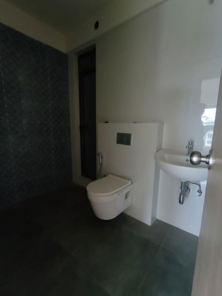 Bathroom, raj-infinia 3 Bedroom 1110 Sq.Ft. Apartment In Malad West Mumbai 10625210