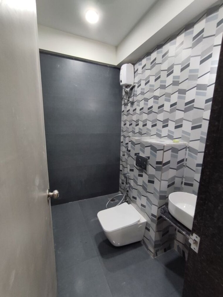 Bathroom, lodha-splendora 2 Bedroom 600 Sq.Ft. Apartment In Ghodbunder Road Thane 10625214