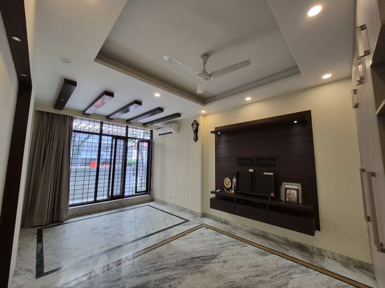 Room, sushant lok i 3 Bedroom 2500 Sq.Ft. Builder Floor In Sushant Lok I Gurgaon 10625203