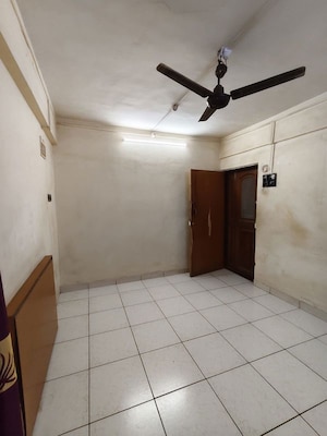 Room in 1 BHK Apartment at Andheri East – for Rent