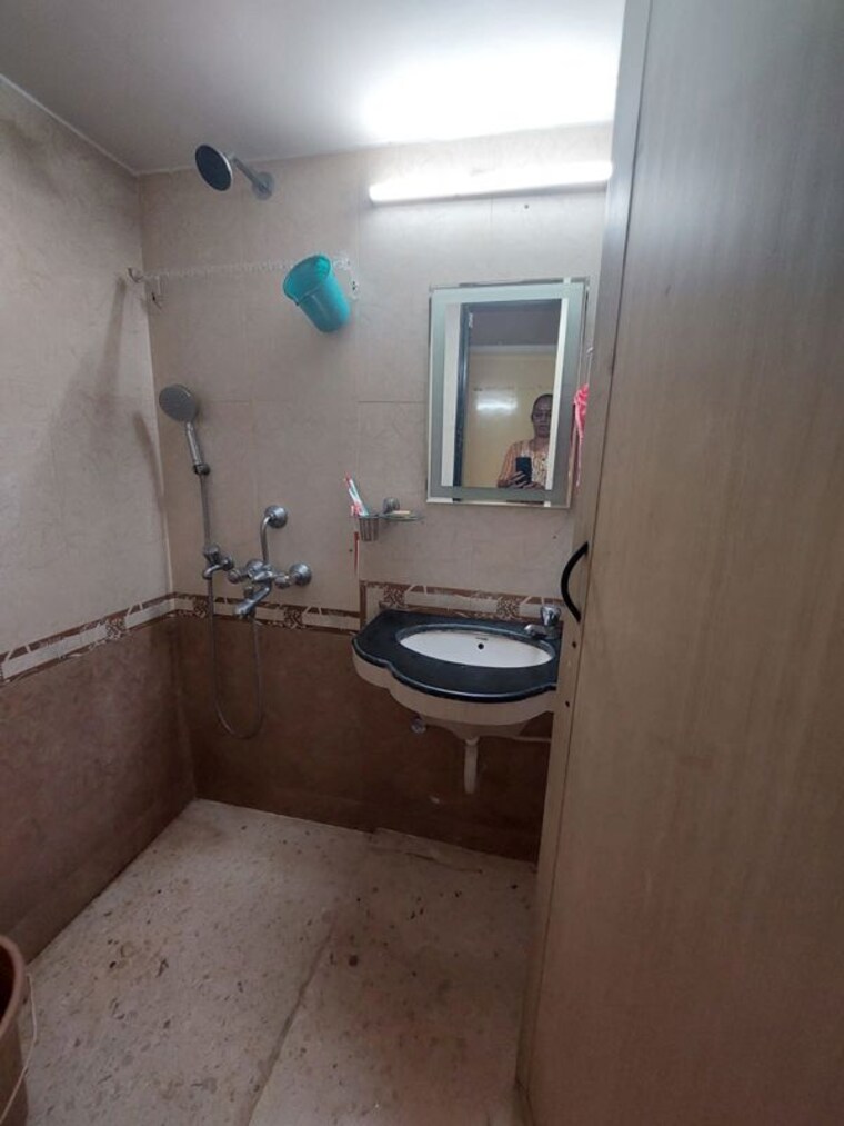 Bathroom, powai-panchratna-society 2 Bedroom 700 Sq.Ft. Apartment In Powai Mumbai 10625248