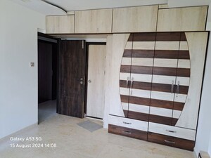 Room in 2.5 BHK Apartment at Kamala Nav Natraj, Santacruz West – for Sale