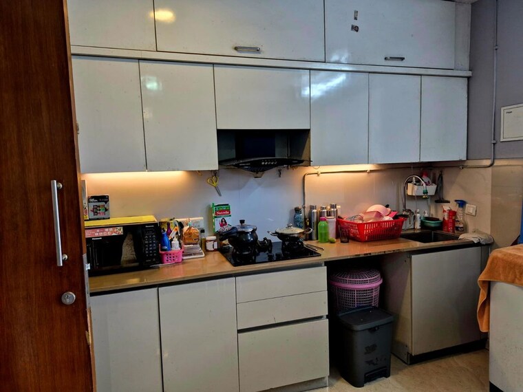Kitchen, hiranandani-lavinia 1.5 Bedroom 500 Sq.Ft. Apartment In Ghodbunder Road Thane 10625280