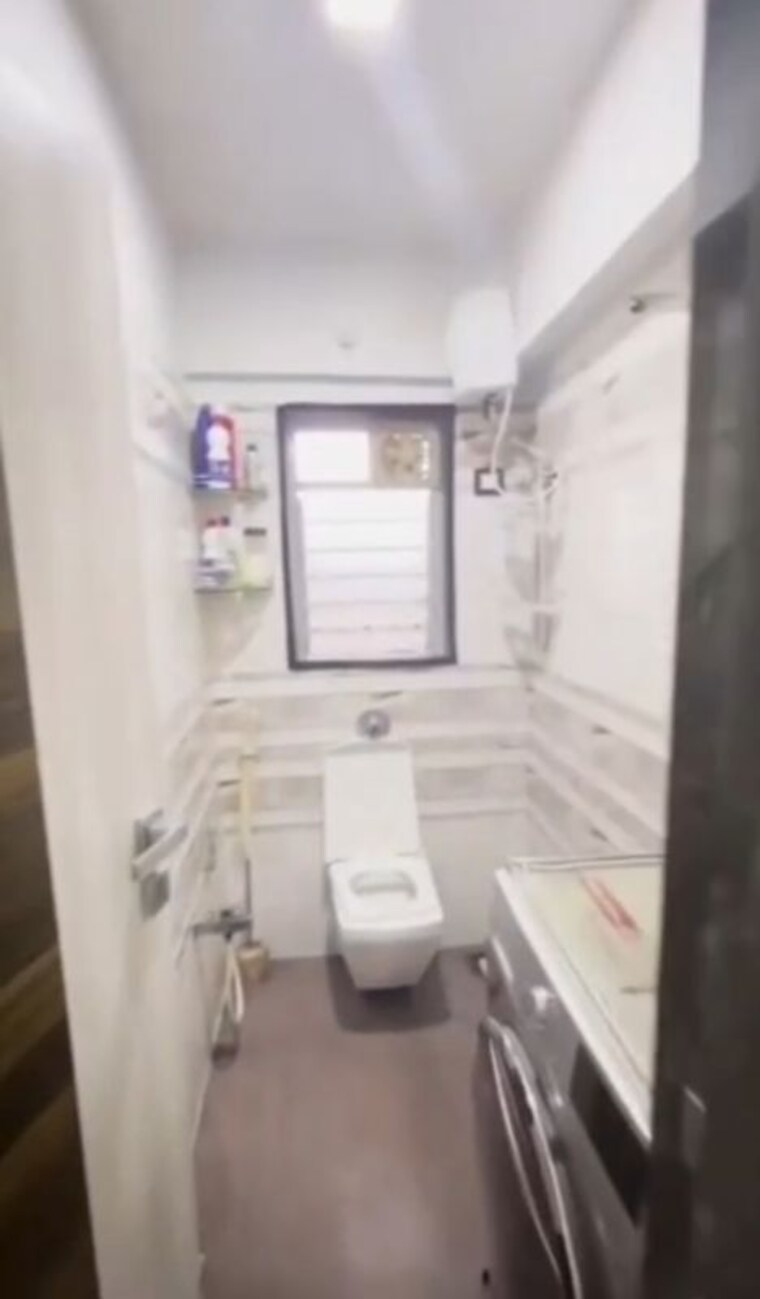 Bathroom, avishkar-astoria 3 Bedroom 900 Sq.Ft. Apartment In Vile Parle West Mumbai 10625295