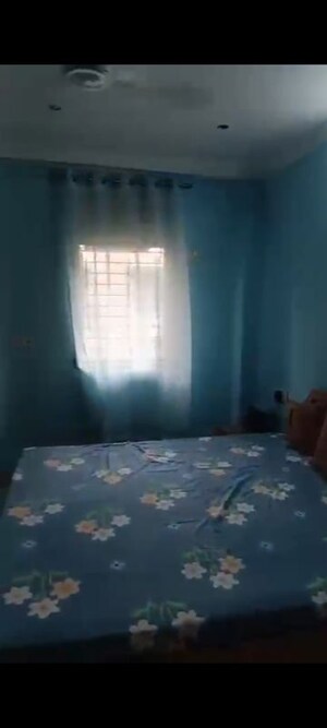Bedroom in 2 BHK Apartment at Swastik Society Vile Parle West, Juhu – for Rent