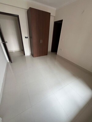 Room in 3 BHK Apartment at Emaar Gurgaon Greens, Sector 102 – for Rent