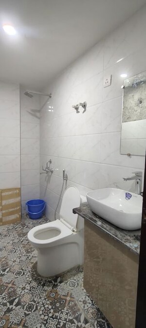 Bathroom in 1 BHK Builder Floor at Maidan Garhi – for Rent