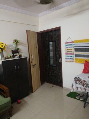 Bedroom in 2 BHK Apartment at Hiranandani Meadows, Manpada – for Rent