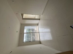 Room in 3 BHK Apartment at Godrej Green Vistas, Mahalunge – for Rent