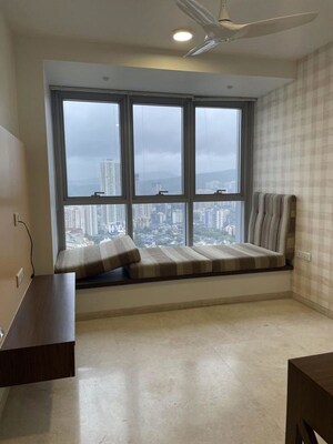 Room in 3 BHK Apartment at Oberoi Exquisite Goregaon, Goregaon East – for Rent