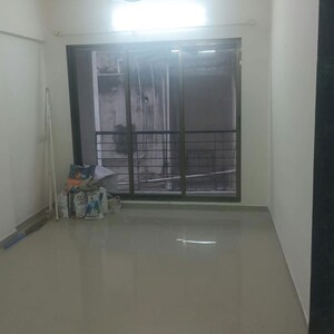 Room in 1 BHK Apartment at Goregaon West – for Rent
