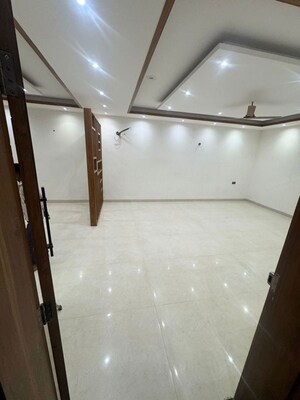 Kitchen in 4 BHK Builder Floor at Green Fields Colony – for Rent