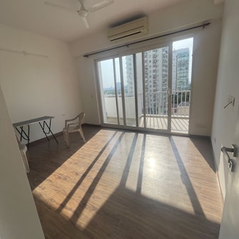 3.5 BHK + Servant Room,Study Room,Extra Room Apartment For Rent in Emaar MGF The Palm Drive Villas in Sector 66, Gurgaon