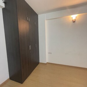 Room in 3.5 BHK Apartment at Emaar MGF The Palm Drive Villas, Sector 66 – for Rent