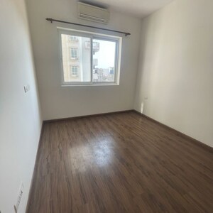 Room in 3.5 BHK Apartment at Emaar MGF The Palm Drive Villas, Sector 66 – for Rent
