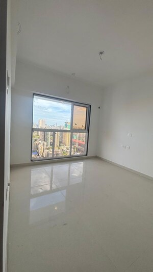 Room in 2 BHK Apartment at Dem Phoenix, Malad East – for Rent