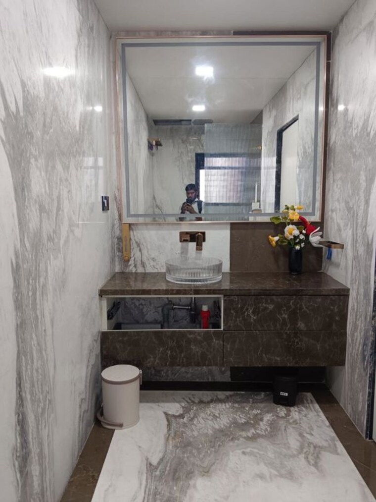 Bathroom, salarpuria-aqua-vista 3.5 Bedroom 3997 Sq.Ft. Apartment In Bannerghatta Road Bangalore 10625357