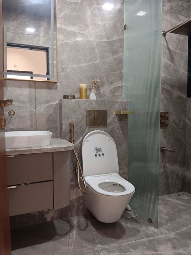 Bathroom, salarpuria-aqua-vista 3.5 Bedroom 3997 Sq.Ft. Apartment In Bannerghatta Road Bangalore 10625357