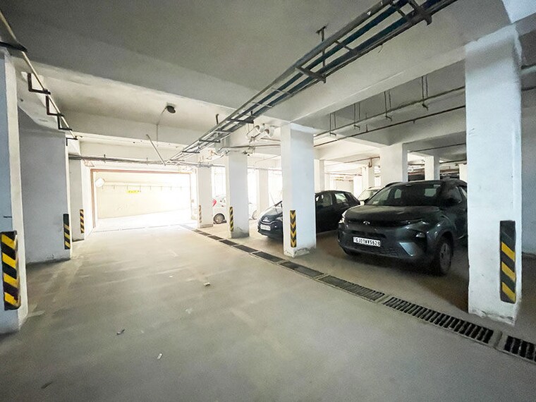  Parking, gota 3 Bedroom 160 Sq.Yd. Apartment In Gota Ahmedabad 10625430