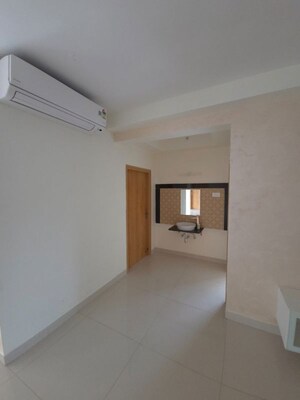 Room in 3 BHK Apartment at ASBL Spectra, Financial District – for Rent