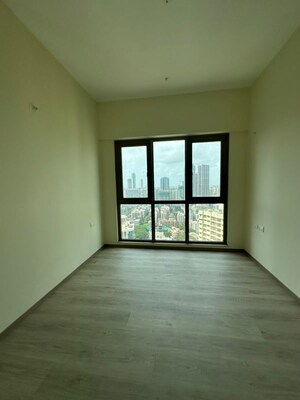 Room in 2 BHK Apartment at Sheth Auris Serenity Tower 3, Malad West – for Rent