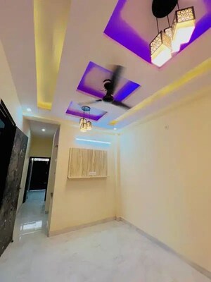 Furnished Amenities in 4 BHK Builder Floor at Dlf Ankur Vihar – for Sale