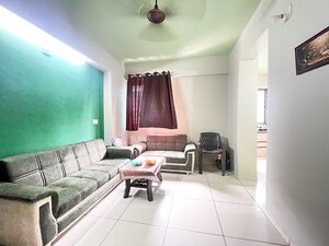 Team Area in 2 BHK Apartment at Narol – for Sale