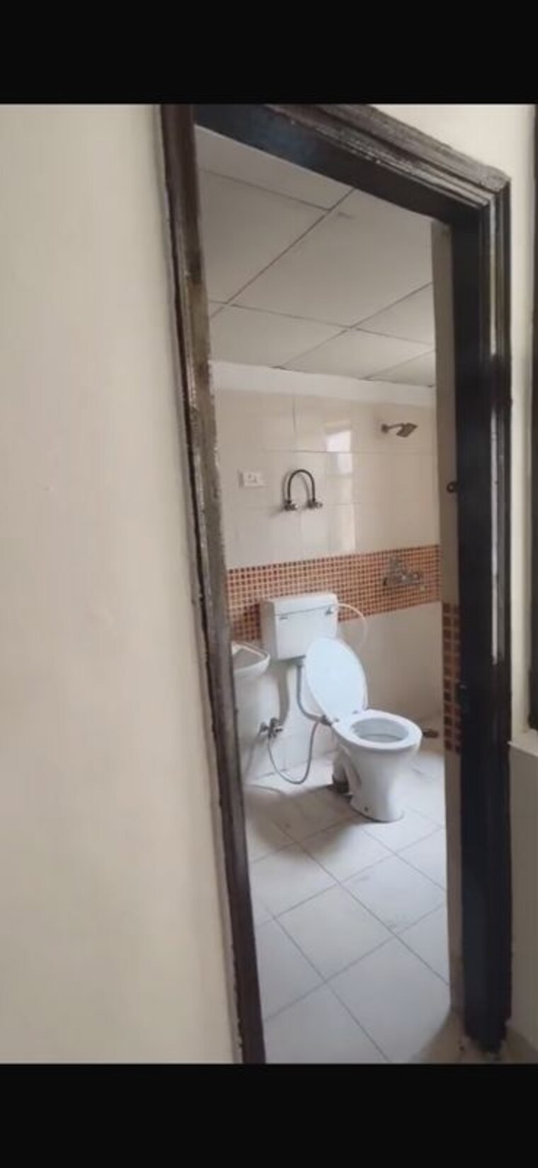 Bathroom, emenox-brave-hearts 3.5 Bedroom 1480 Sq.Ft. Apartment In Raj Nagar Extension Ghaziabad 10625500