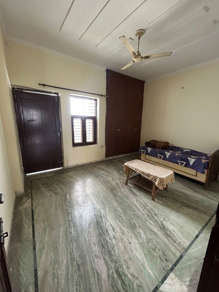 Bedroom, green fields colony 3 Bedroom 1456 Sq.Ft. Builder Floor In Green Fields Colony Faridabad 10625513