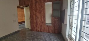 Room in 3 BHK Apartment at Singasandra – for Rent