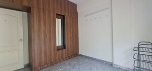 Room in 3 BHK Apartment at Singasandra – for Rent