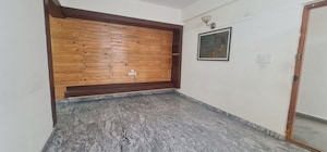 Room in 3 BHK Apartment at Singasandra – for Rent