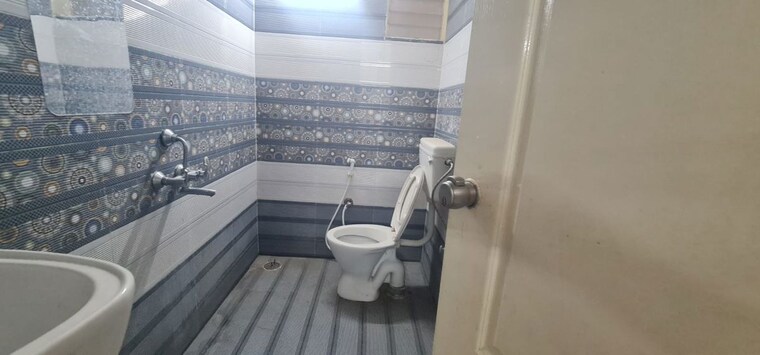Washroom, singasandra 3 Bedroom 1600 Sq.Ft. Apartment In Singasandra Bangalore 10618908