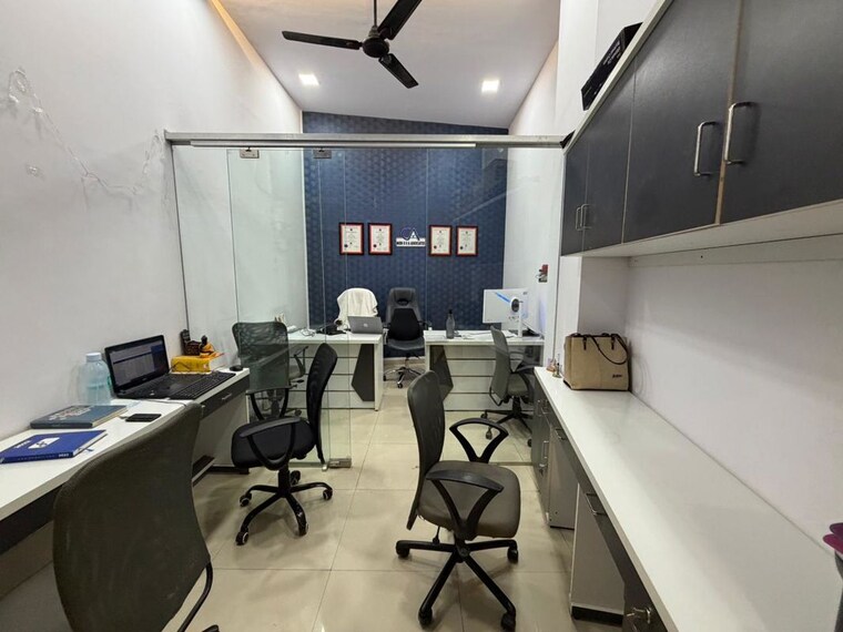 Team Area, neo-corporate-plaza Commercial Office Space 200 Sq.Ft. In Malad West Mumbai 10625568