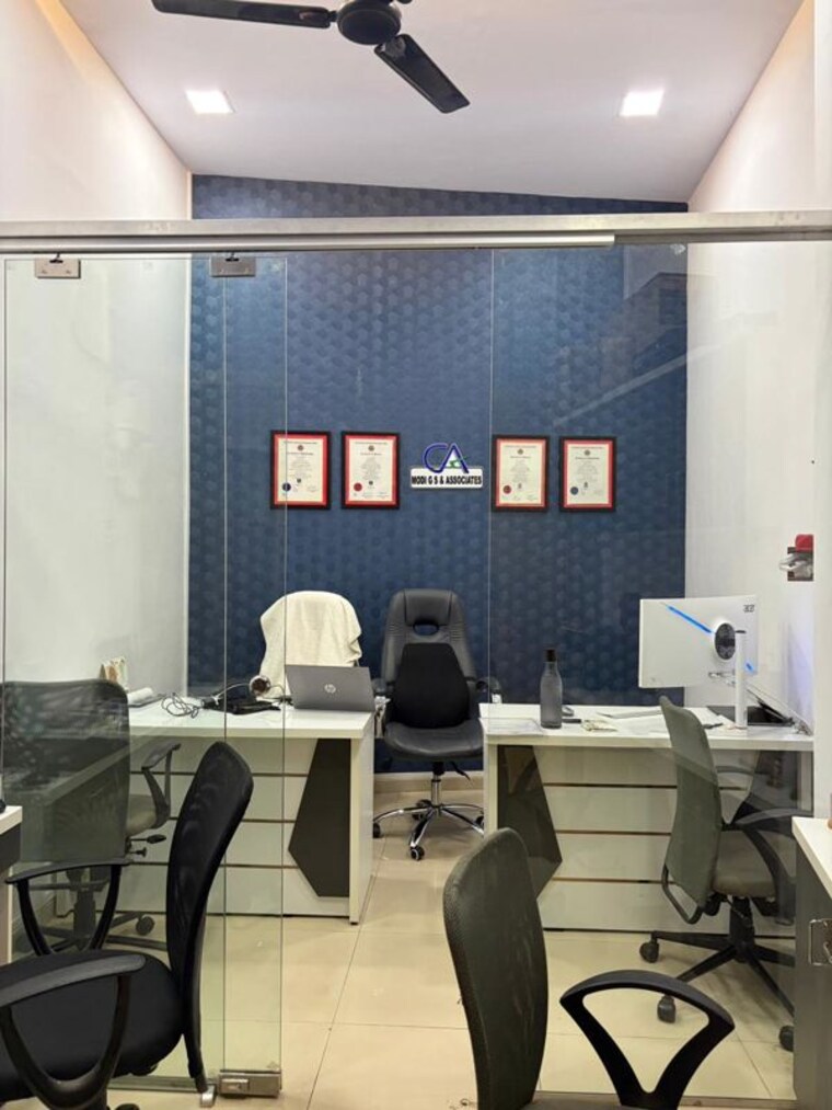 Team Area, neo-corporate-plaza Commercial Office Space 200 Sq.Ft. In Malad West Mumbai 10625568