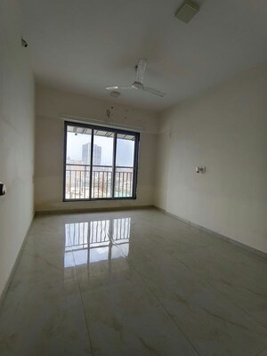 Room in 2.5 BHK Apartment at Jay Amrat Apartment, Malad West – for Rent